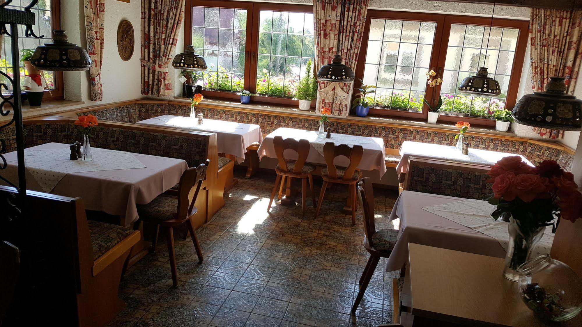 Hotel Gasthof Zum Schwan Steinsfeld Dış mekan fotoğraf