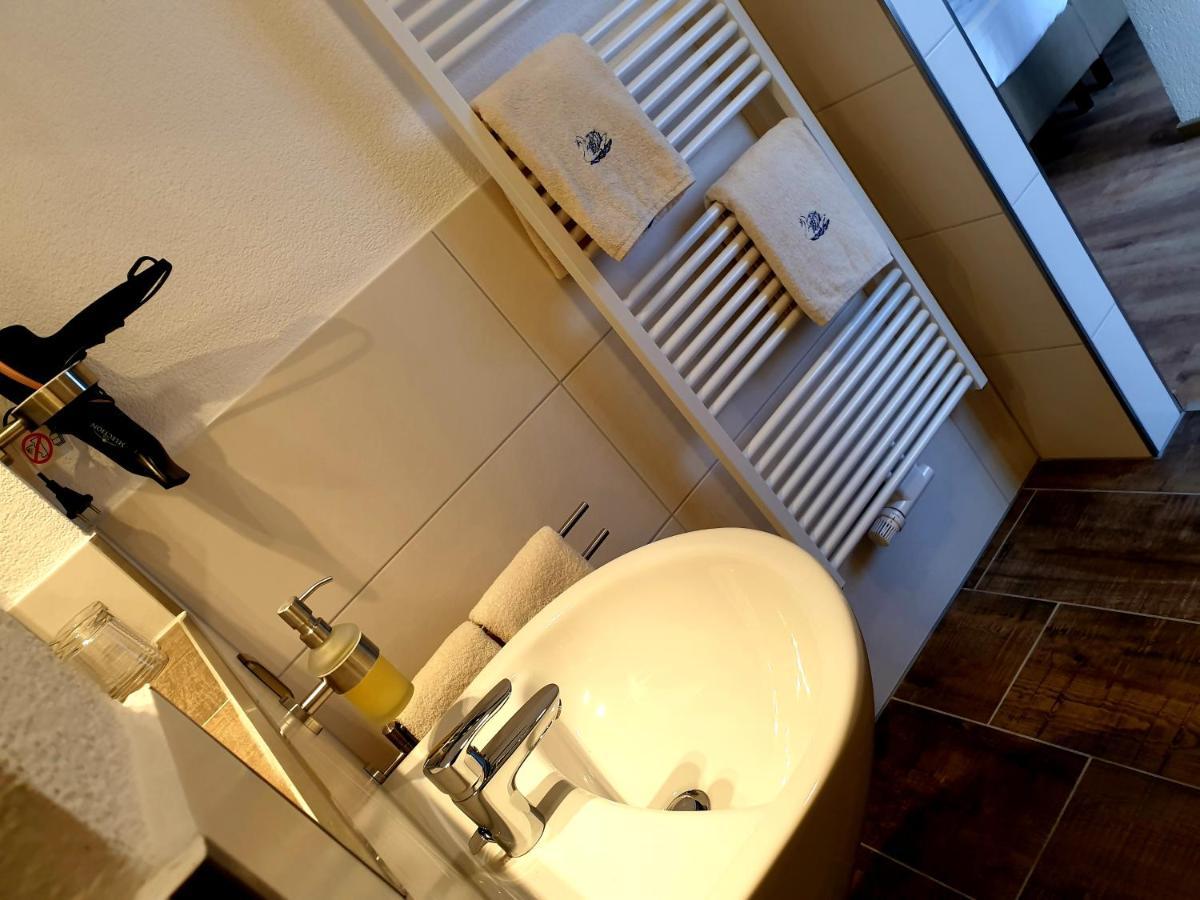 Hotel Gasthof Zum Schwan Steinsfeld Dış mekan fotoğraf